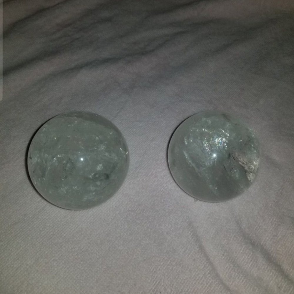 Quartz crystal balls